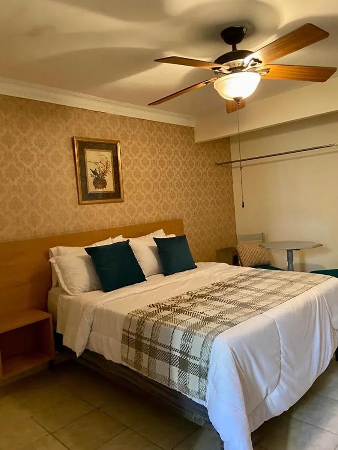Hostal Botanic Garden Santo Domingo Guest house